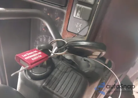 1997 Chevrolet K1500 Fleetside из США, поврежденный, VIN 2GCEK19R2V1159539